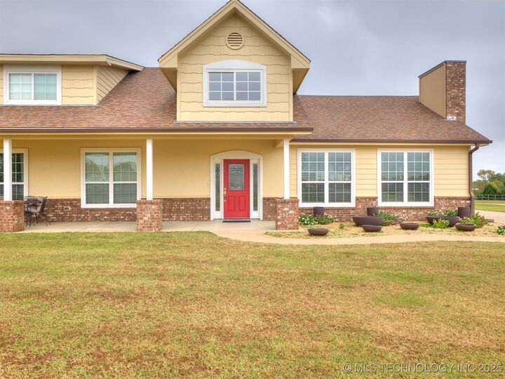 Property Photo:  19405 Carriage Court  OK 74047 