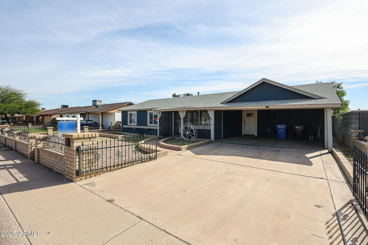 Property Photo: 5523 W Palm Lane AZ 85035