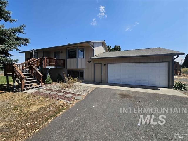 Property Photo: 1825 Cedar Ave. ID 83501-4665