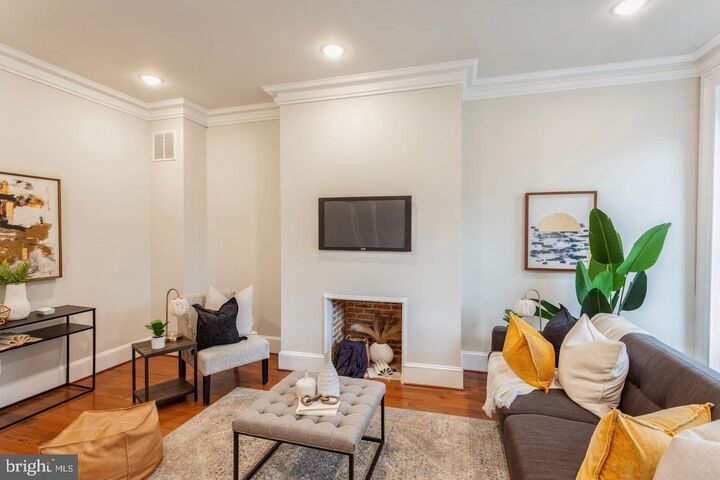 Property Photo:  1010 N Broadway  MD 21205 