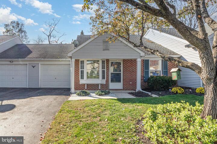 Property Photo:  28 Fieldcrest Drive  PA 17050 