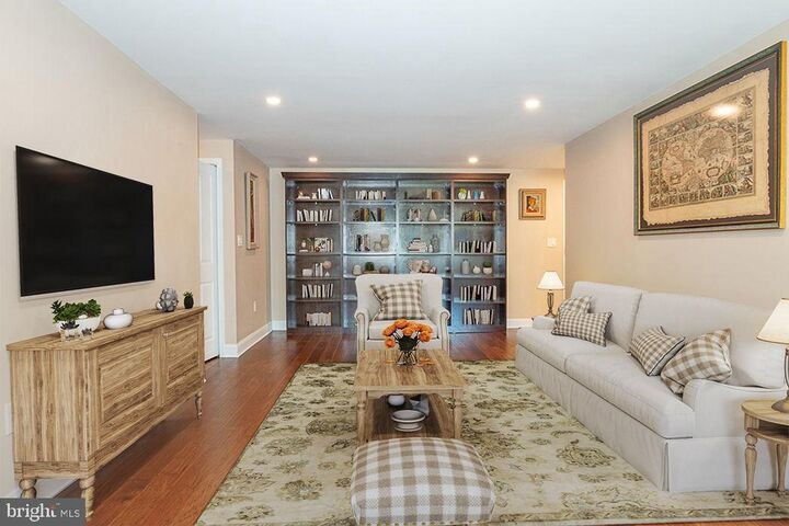 Property Photo: 1919 Chestnut Street 807 PA 19103