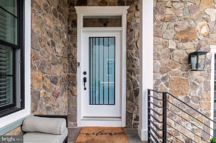 Property Photo: 10708 Warwick Avenue VA 22030