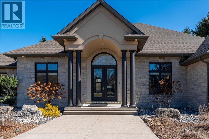 Photo de la propriété:  1726 Modeland Road  ON N7X 1B2 