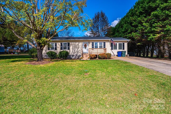 Property Photo: 3567 Smithfield Drive NW NC 28613