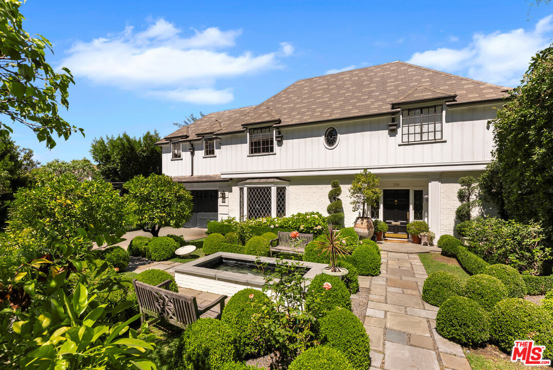 Property Photo:  320 Hilgard Ave  CA 90024 