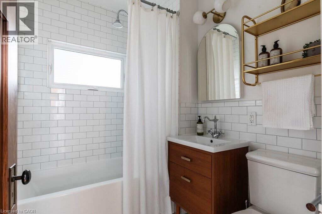 Property Photo:  111 Gladstone Avenue  ON L8M 2H8 