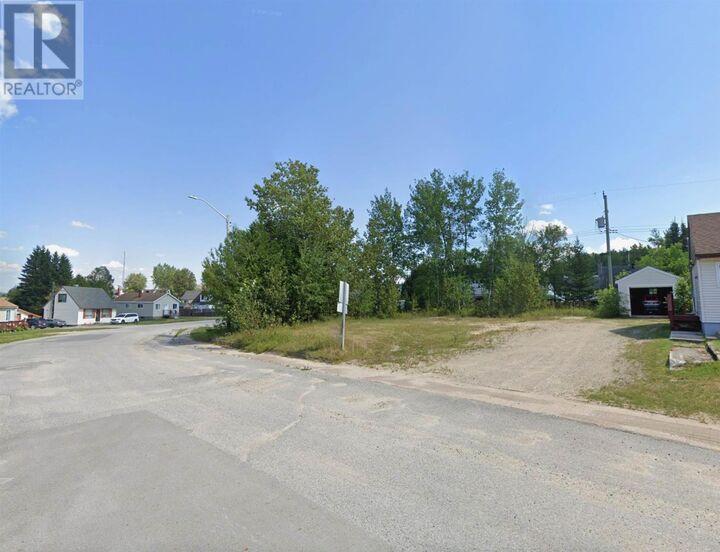 Property Photo:  8 Wenonah Dr  ON P0M 1K0 