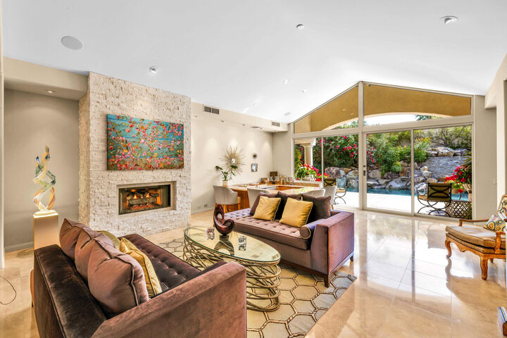 Property Photo: 113 Heather Court CA 92260