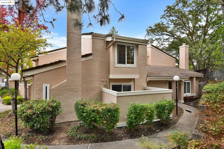 Property Photo: 601 Palomino Dr D CA 94566