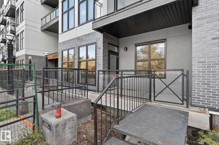 Photo de la propriété:  10531 117 Street NW 100  AB T5H 0A8