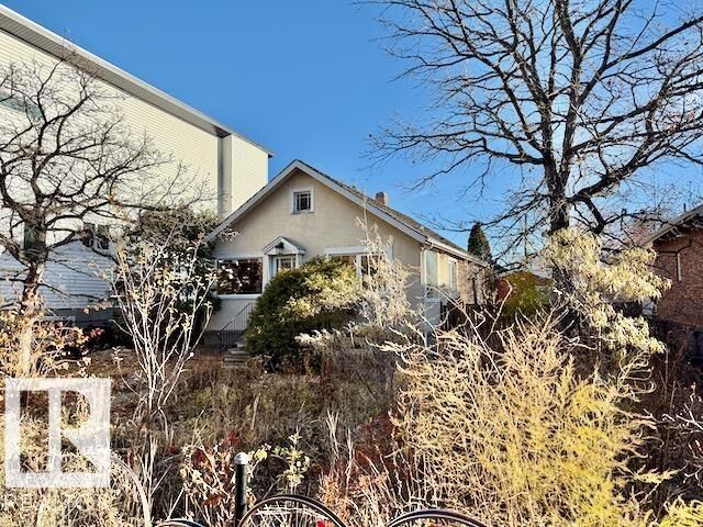 Property Photo:  11923 90 Street NW  AB T5B 3Y8 