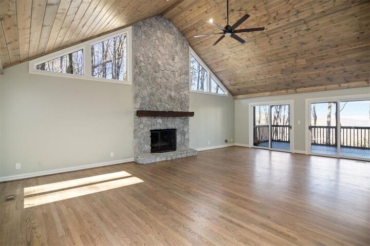 Property Photo:  40 Sanderlin Mountain Drive  GA 30143 