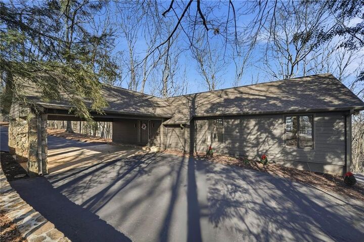 Property Photo:  40 Sanderlin Mountain Drive  GA 30143 