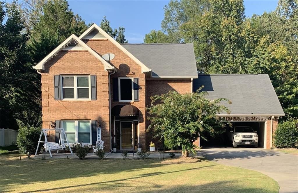 Property Photo: 107 E Clinton Drive E GA 30165