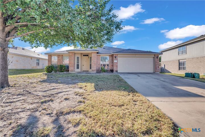 Property Photo:  102 Lone Shadow Drive  TX 76548 