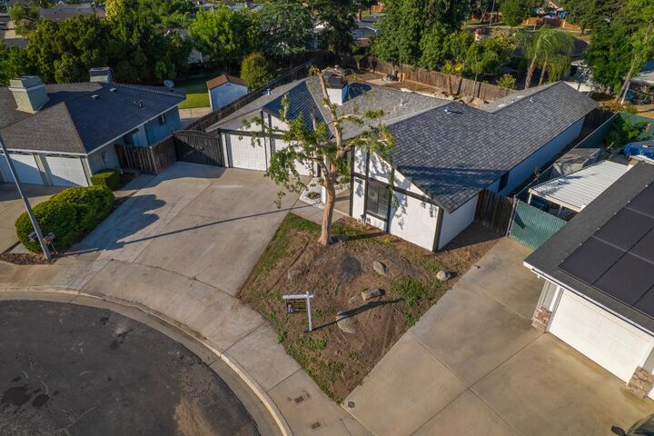 Property Photo: 1707 Douglas Avenue CA 93611