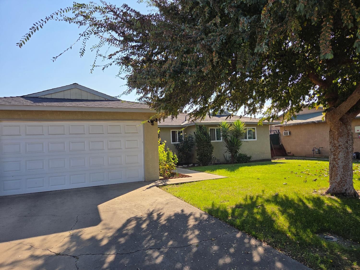 Property Photo: 755 11 Th Street CA 93657