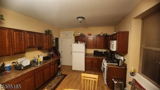 Property Photo:  18 E 17th St 2R  NJ 07002 