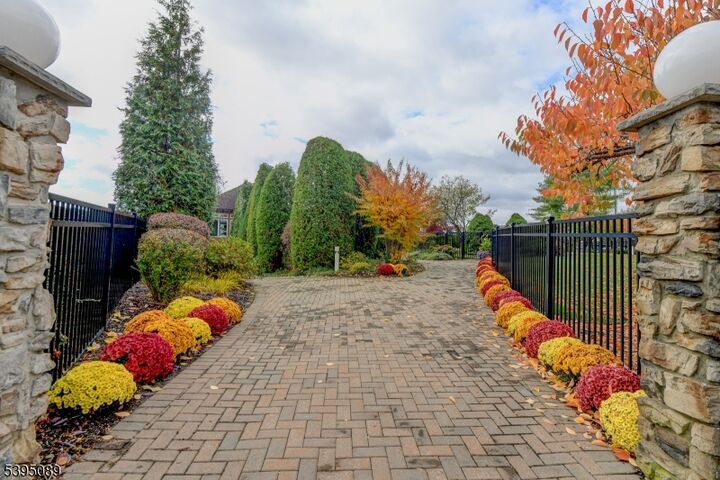 Property Photo:  2 Meyer Ct  NJ 07052 