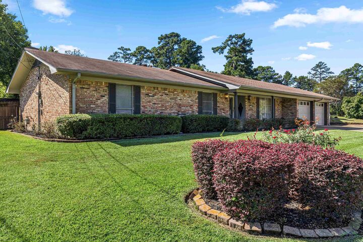 1300 Eva Dr  Longview TX 75605 photo