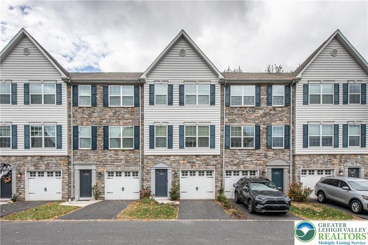 1522 Brookstone Place  Hellertown Borough PA 18055 photo