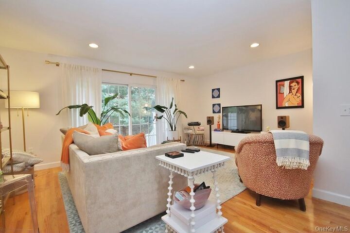 Property Photo:  1206 Pondview Loop  NY 12590 