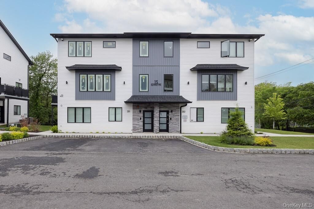 Property Photo:  15 Old Nyack Turnpike 201  NY 10952 