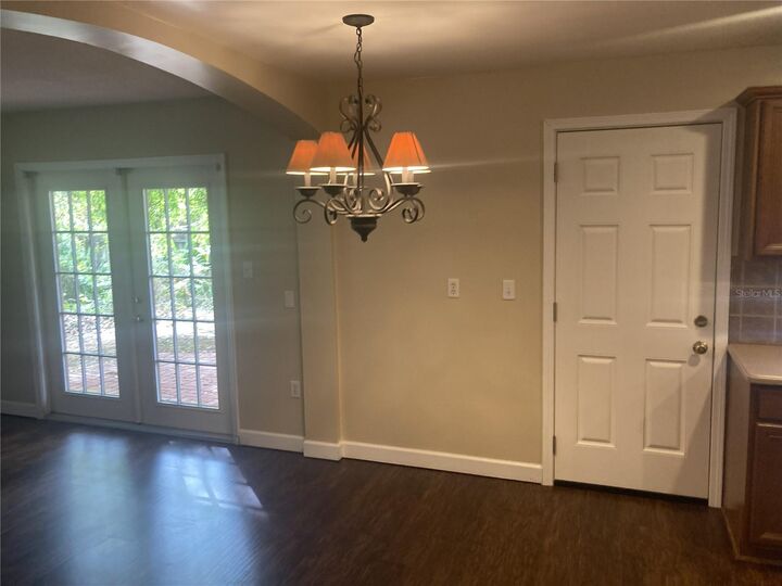 Property Photo: 805 Oakdale Street FL 34786