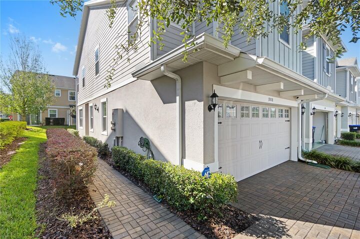 Property Photo:  1008 E 10th Street  FL 32703