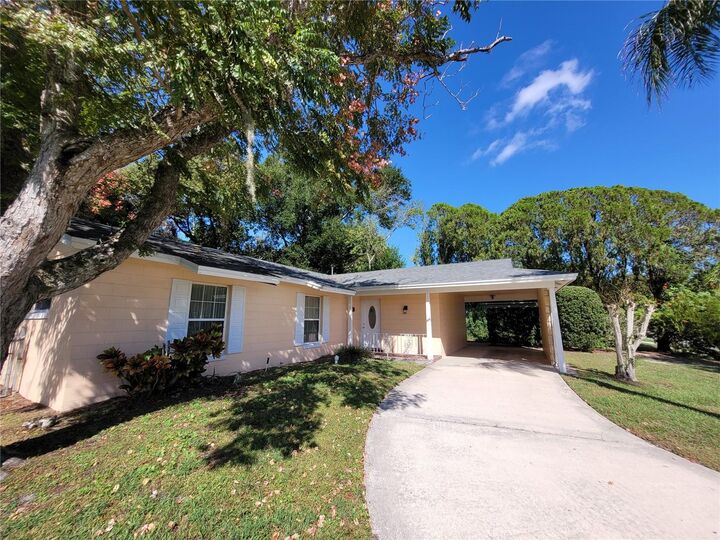 Property Photo:  10 Winding Ridge Road  FL 32707 