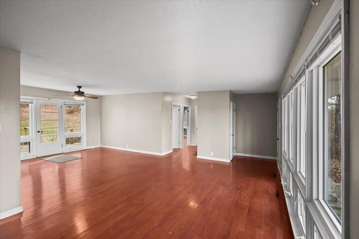 Property Photo: 2198 Ilsley Rd KY 42431