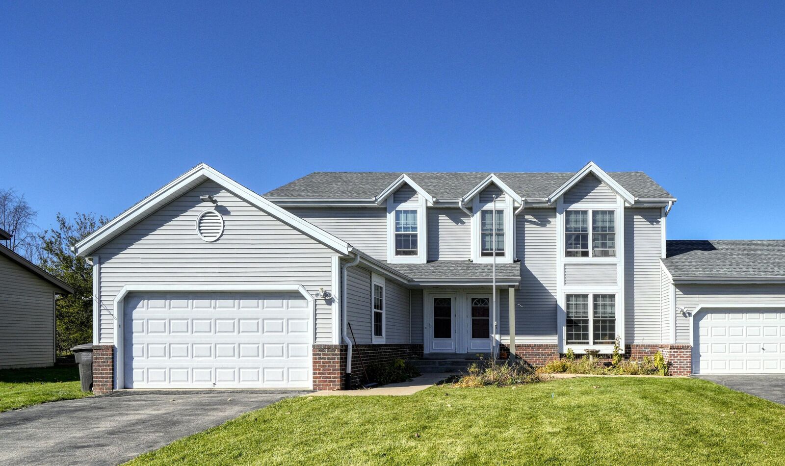 Property Photo: 418 N 6th St WI 53185