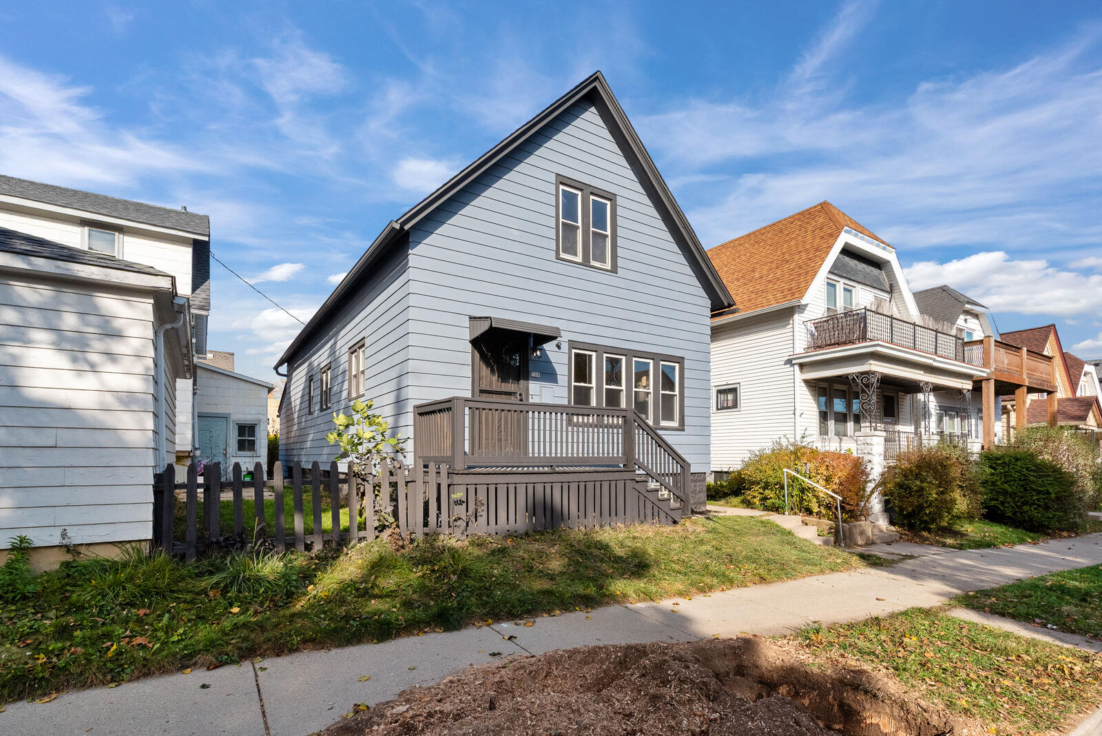 Property Photo:  708 E Clarke St  WI 53212 