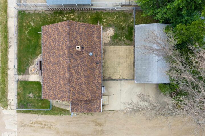 Property Photo:  423 9th Ave SW  ND 58701 