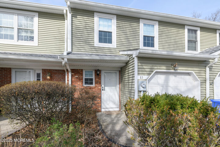 83 Oak Lane  Eatontown NJ 07724 photo