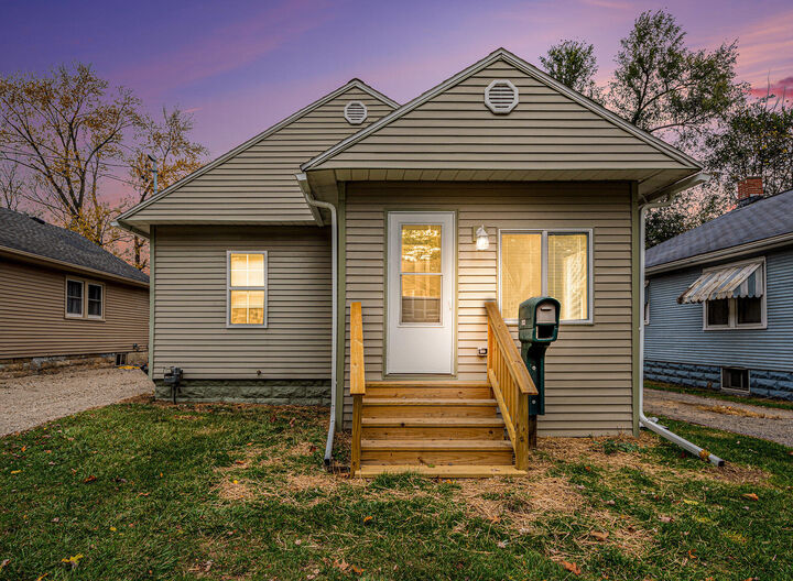 Property Photo: 352 Hillside Avenue MI 49203