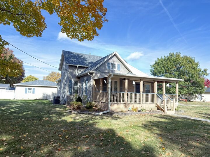 Property Photo: 2301 Market Street IL 61354