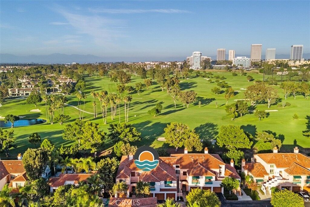 Property Photo: 320 Villa Point CA 92660