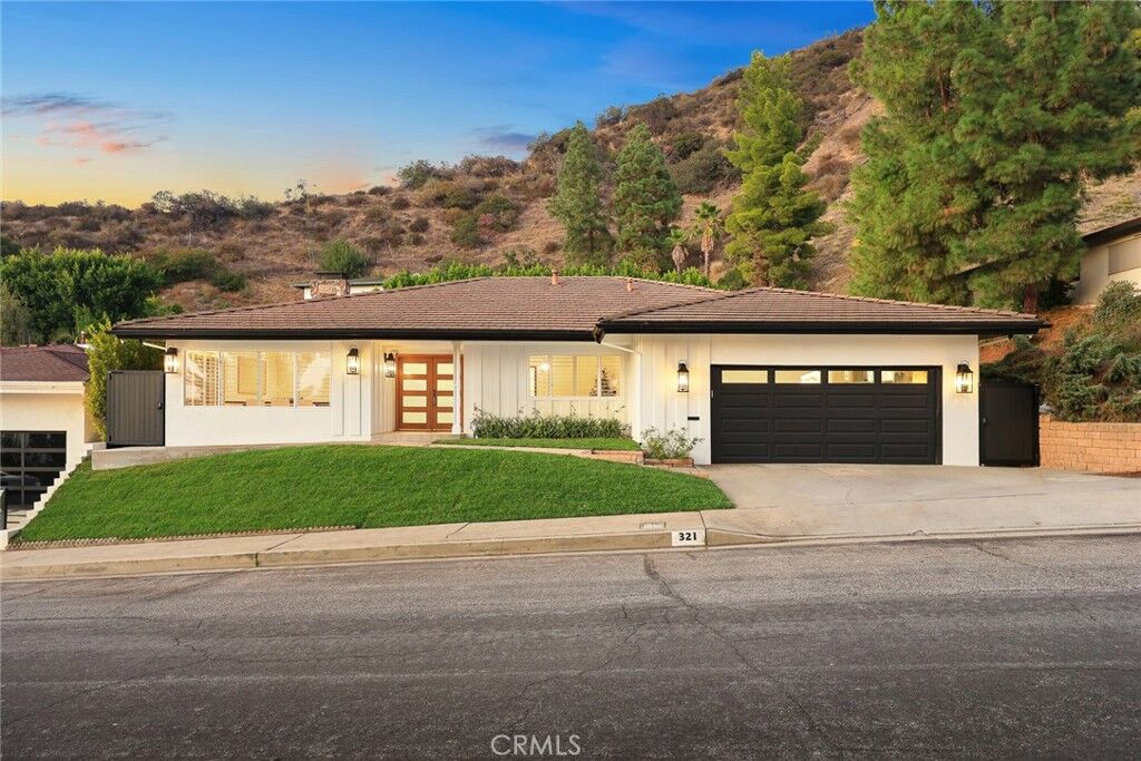 Property Photo: 321 Wonderview Drive CA 91202