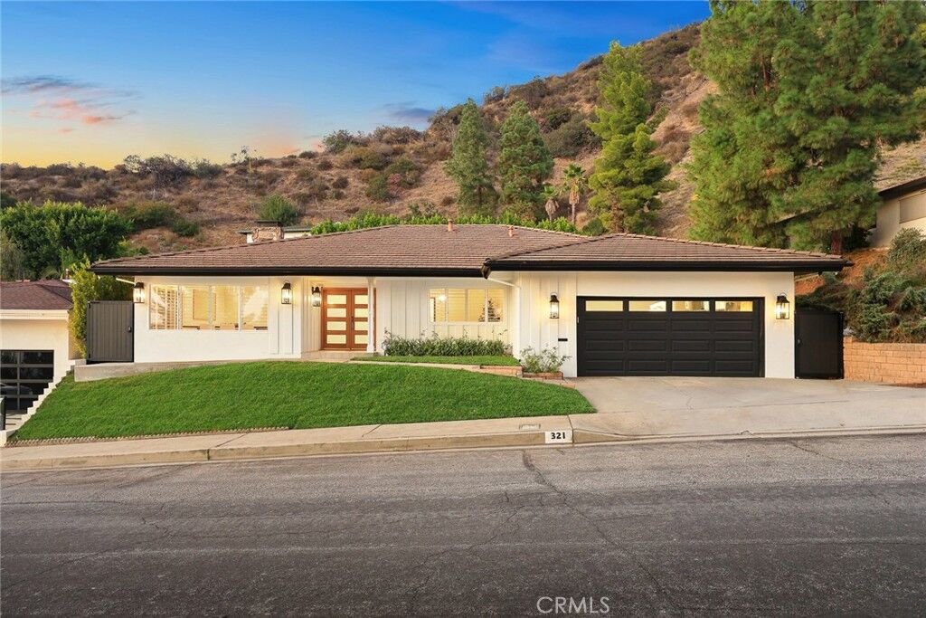 Property Photo: 321 Wonderview Drive CA 91202