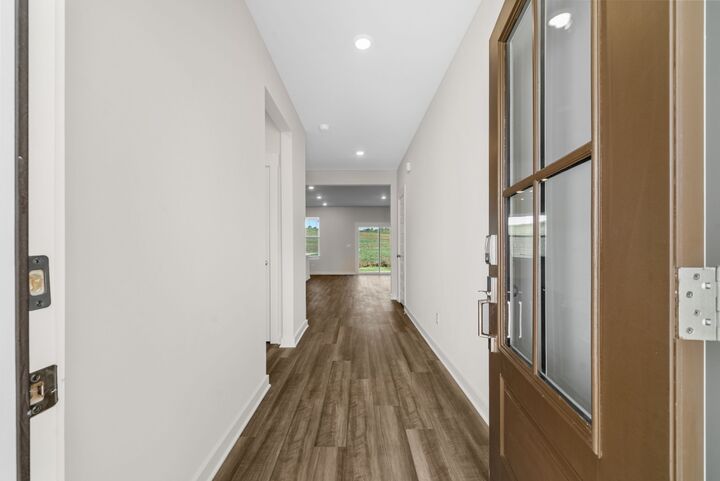 Property Photo: 887 Bur Oak Ct TN 37043