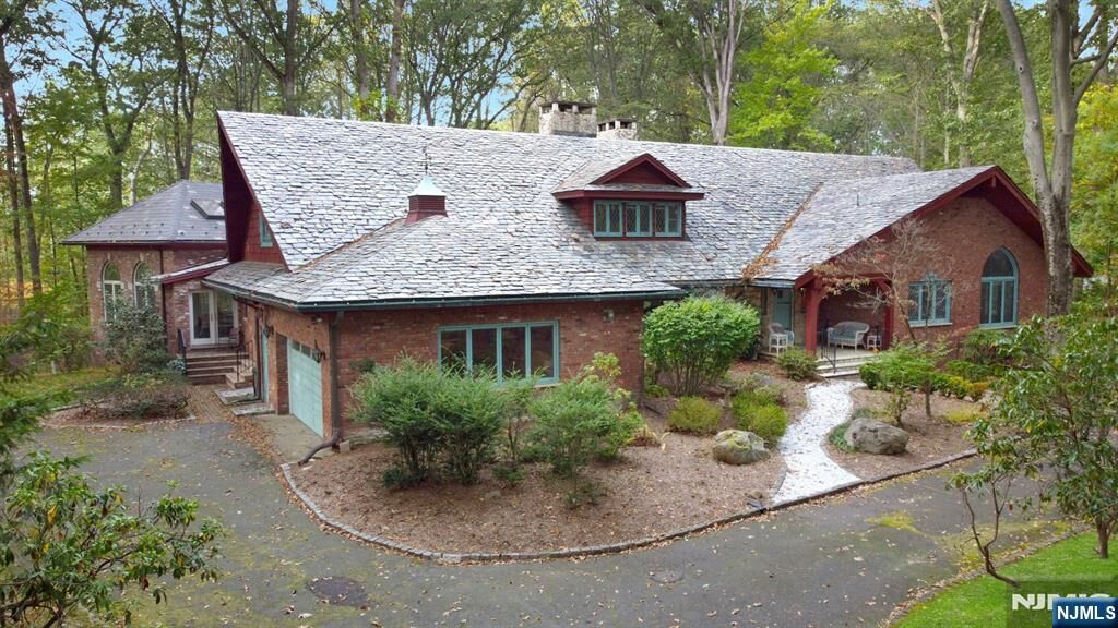 Property Photo:  17 Deerhill Drive  NJ 07423 