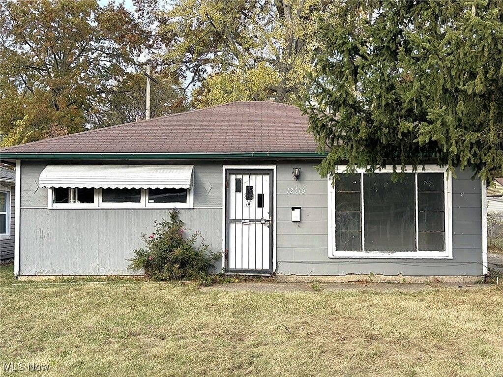 Property Photo:  12510 Summerland Avenue  OH 44111 