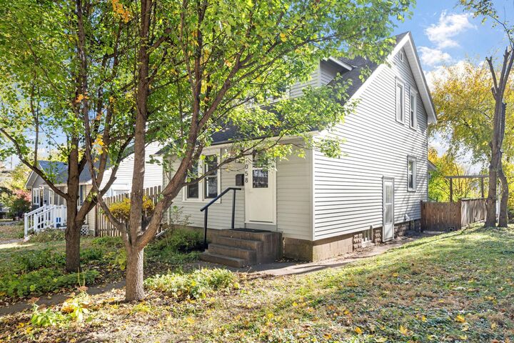 Property Photo:  1058 Blair Avenue  MN 55104