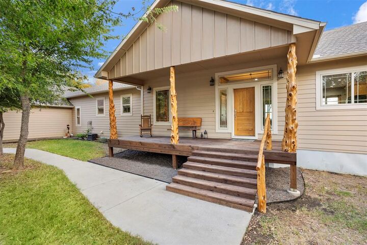 Property Photo: 409 Brindley Road TX 76064