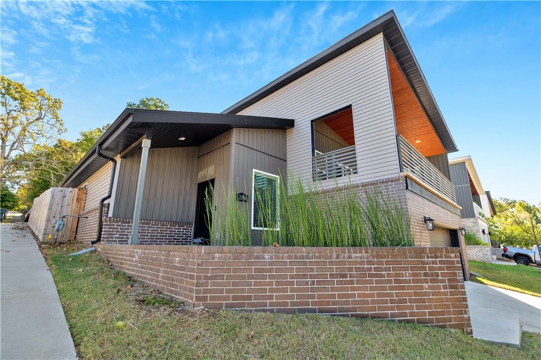 Property Photo: 2396 N Freshwater Avenue AR 72703