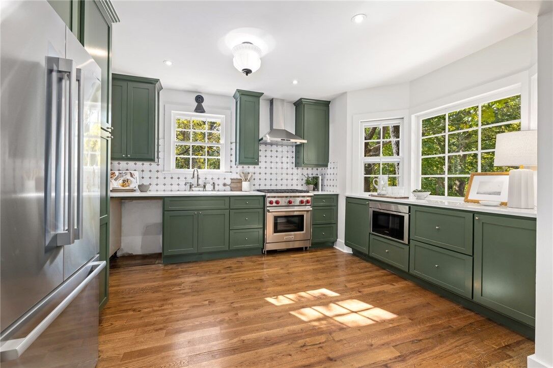 Property Photo:  319 W Holly Street  AR 72703 