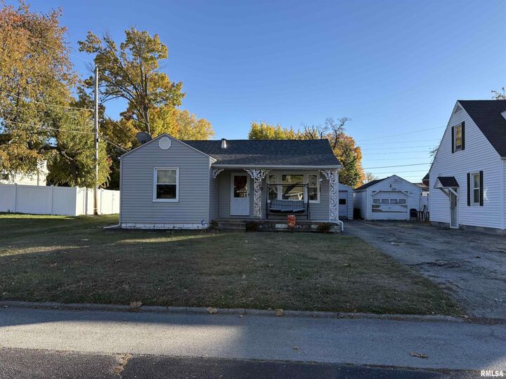 1412 W Macqueen Avenue  Peoria IL 61604 photo