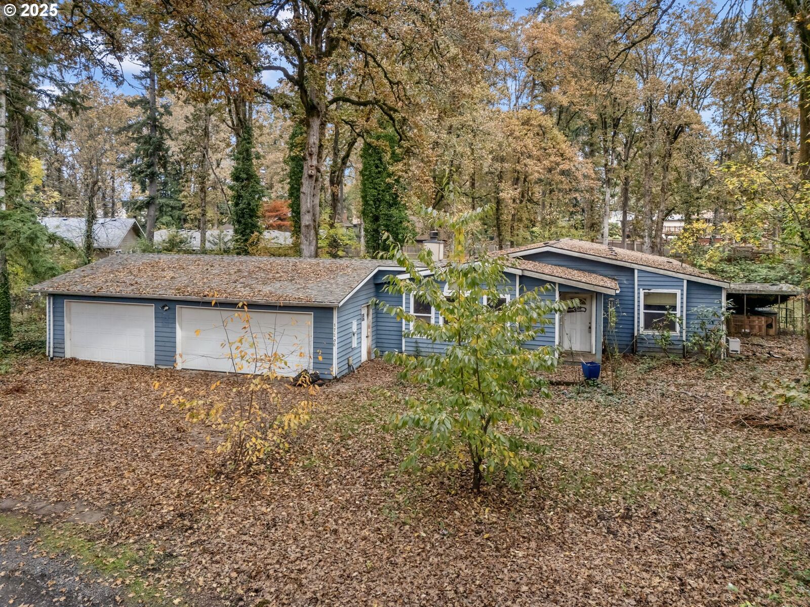 Property Photo: 17200 SE Jennings Crest Ln OR 97267